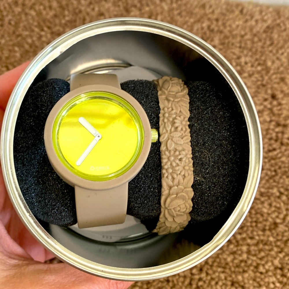 O Watch & matching bracelet in Collector’s tin. Never worn. Mint in Box